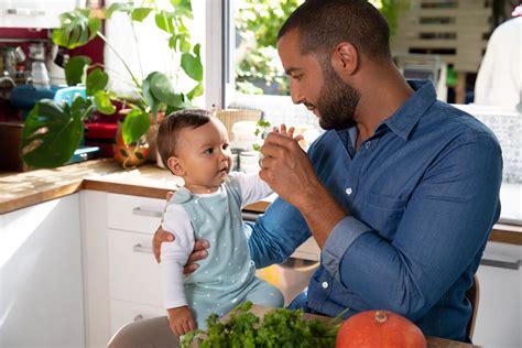 when to go from 5 bottles to 4|Do's and Don'ts of Transitioning Baby to Solid Foods.